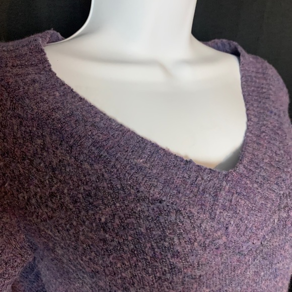 Sweater Project purple v-neck sweater - Picture 1 of 5